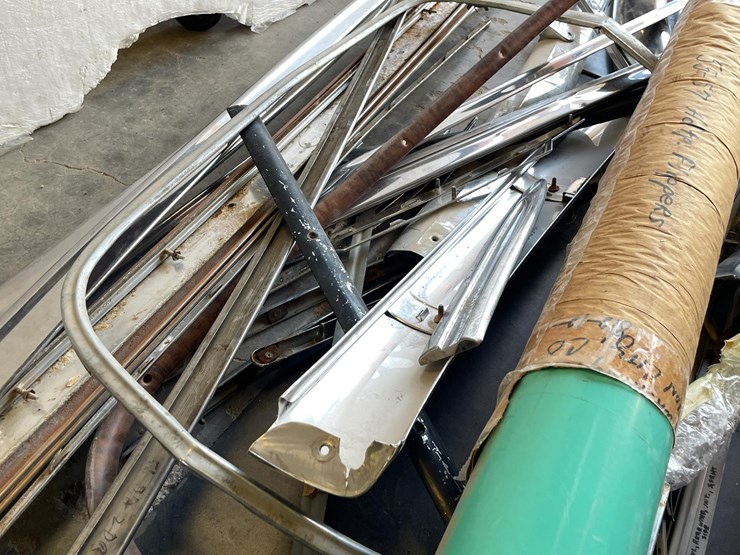 #5398-•-huge-lot-of-classic-car-chrome-trim-(las-cruces,-nm)-image-8