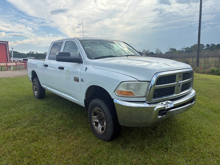 2012-dodge-2500-image-3