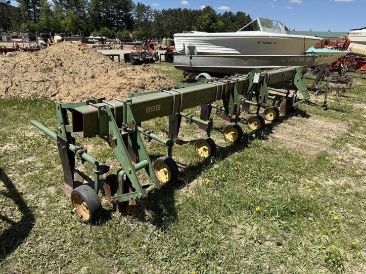 john-deere-885-image-1