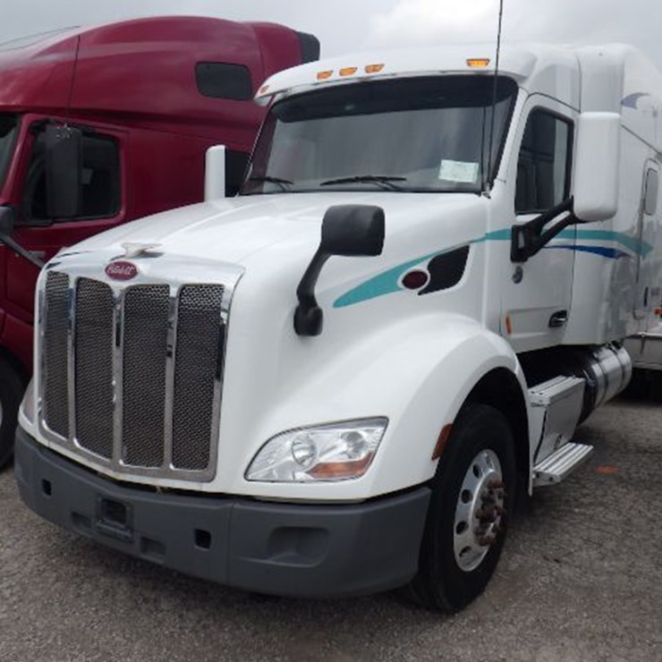 2015 PETERBILT 579