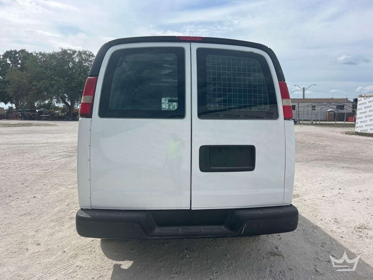 2019-chevrolet-express-2500-image-26
