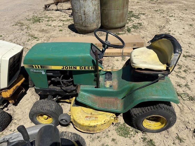 john-deere-111-image-1