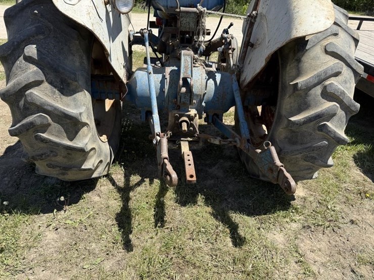 ford-4000-image-7