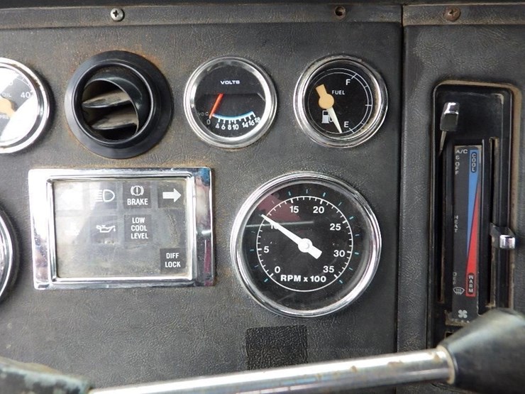 1988-ford-lt9000-image-57