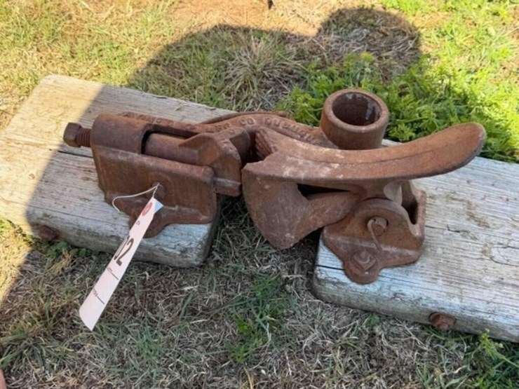 vintage-well-pump-pipe-puller-image-4