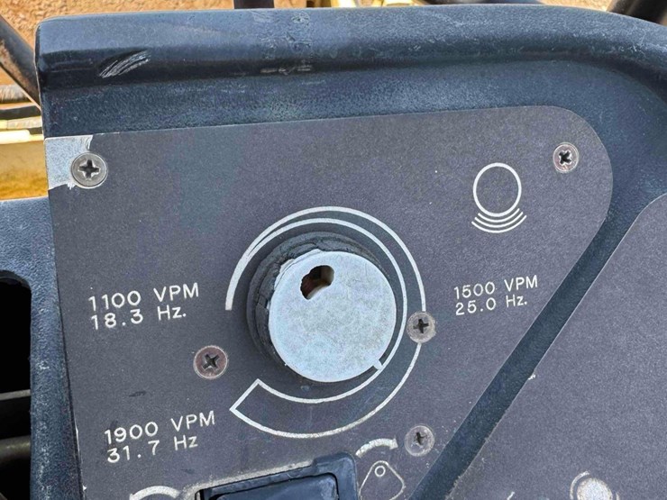 1999-ingersoll-rand-sd070d-pro-pac-66in-smooth-drum-roller-image-20