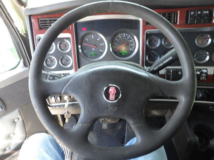 2006-kenworth-t800-image-51