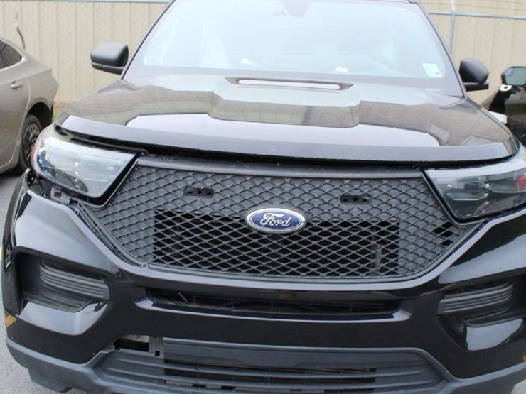 2021-ford-explorer-image-3