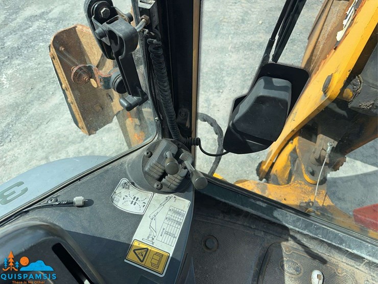 2013-jcb-3cx-image-26
