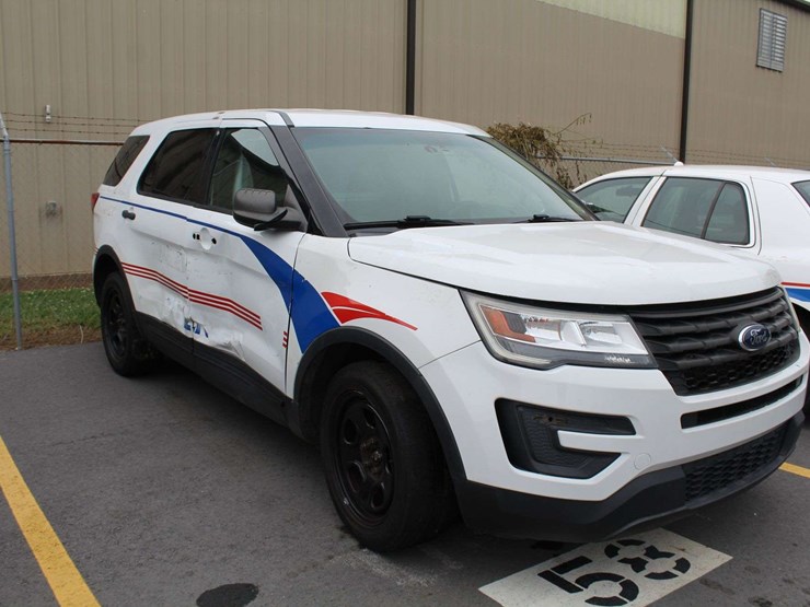 2016-ford-explorer-image-1