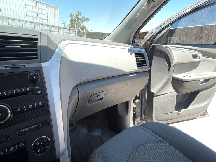 2011-chevrolet-traverse-image-78