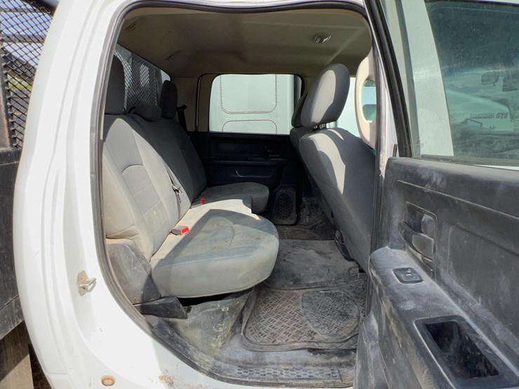 2014-dodge-3500-image-19