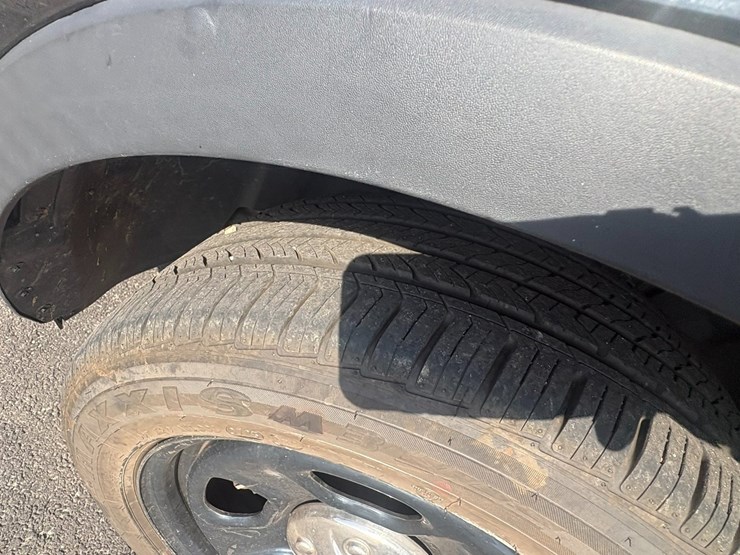2016-ford-explorer-image-34