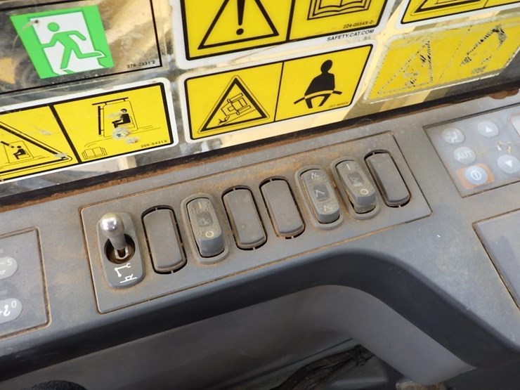 2019-caterpillar-335f-lcr-image-64