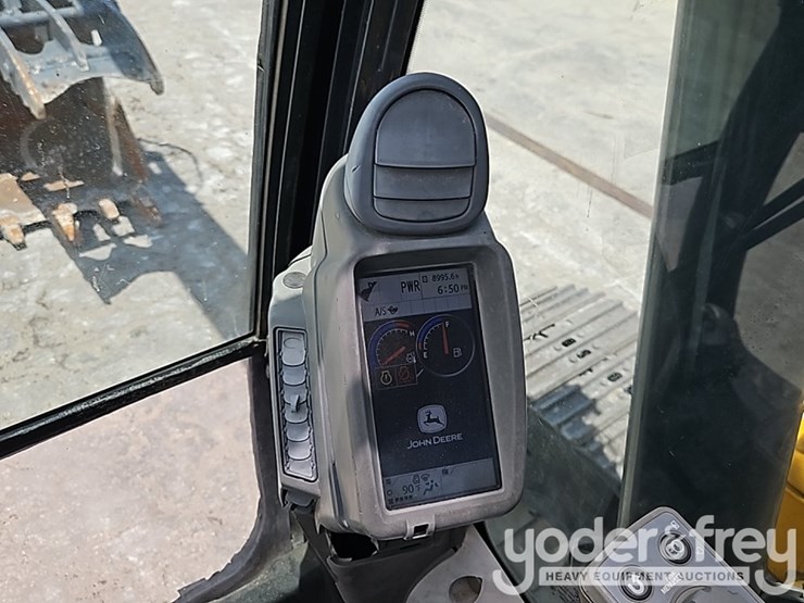 deere-130g-image-45