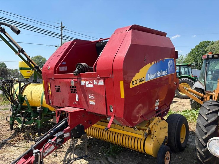 new-holland-br7060-image-1