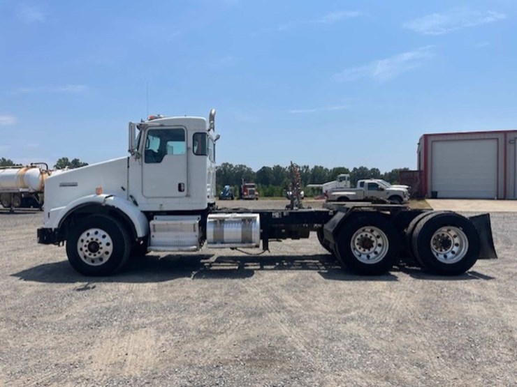 2019-kenworth-t800-image-6