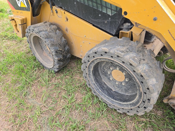 2016-caterpillar-262d-image-6
