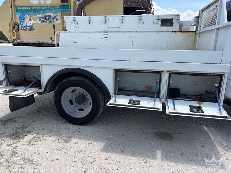2019-ford-f550-image-15