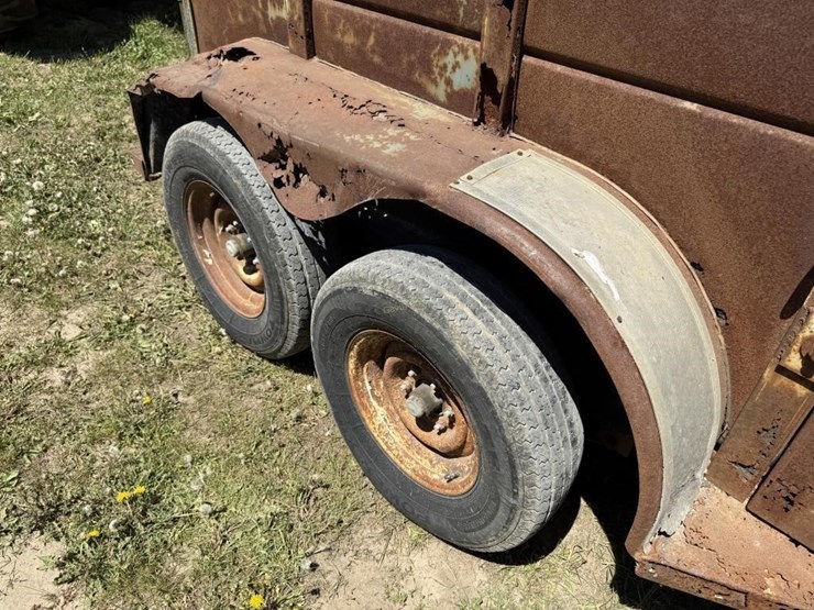 gooseneck-cattle-trailer-image-5