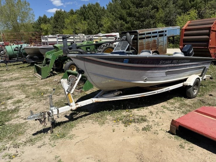 1990-sylvan-pro-fisherman-16'-boat-image-1