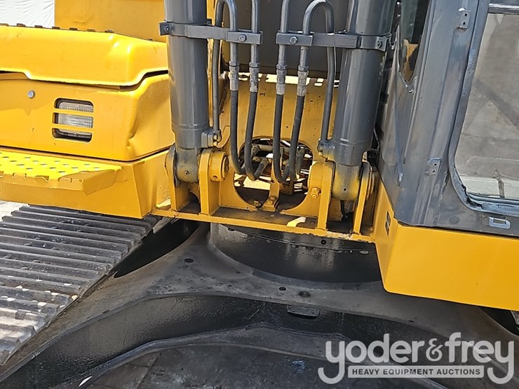 deere-130g-image-20