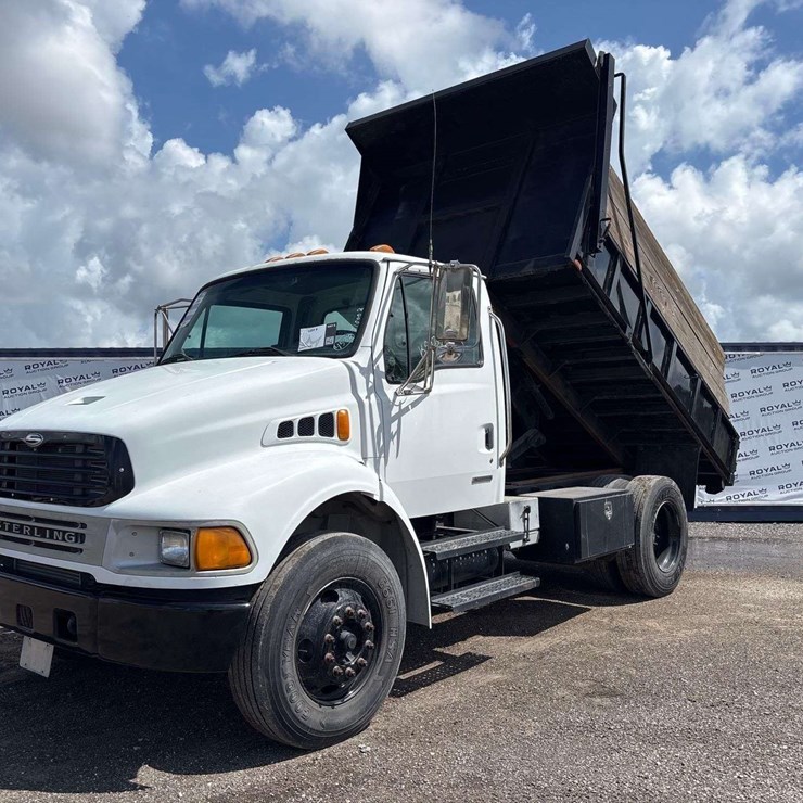 2003 STERLING M7500 ACTERRA