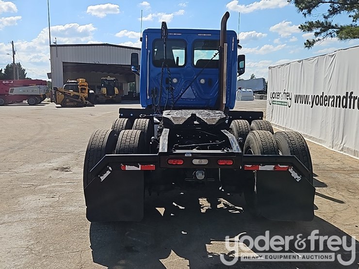 2019-freightliner-cascadia-116-image-4