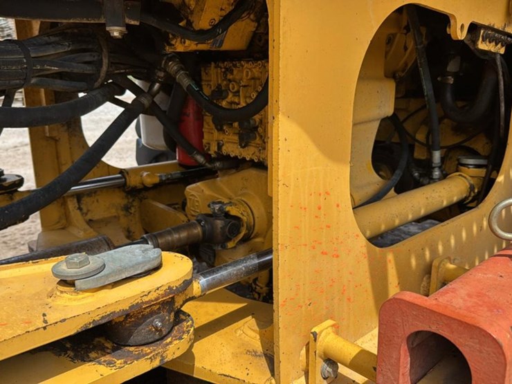 2001-john-deere-444h-image-37