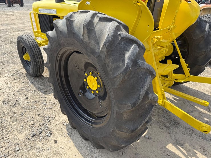 john-deere-301-image-11