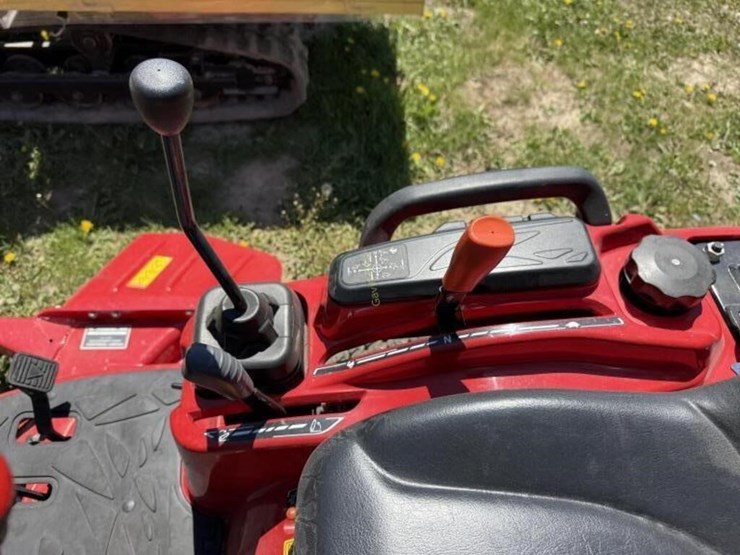 2019-massey-ferguson-gc1723e-image-10