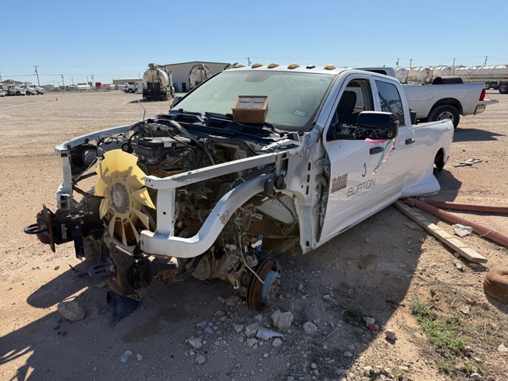 2014-dodge-3500-image-1