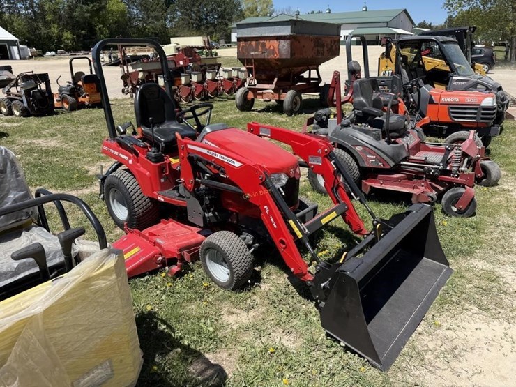 2019-massey-ferguson-gc1723e-image-4