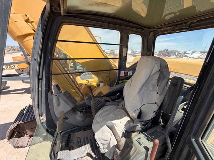 2005-deere-270c-lc-image-3
