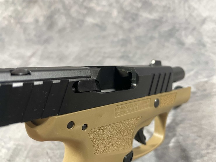 #10319-•-beretta-apx-a1-9mm-luger-pistol,-sn:-axc182204-image-12