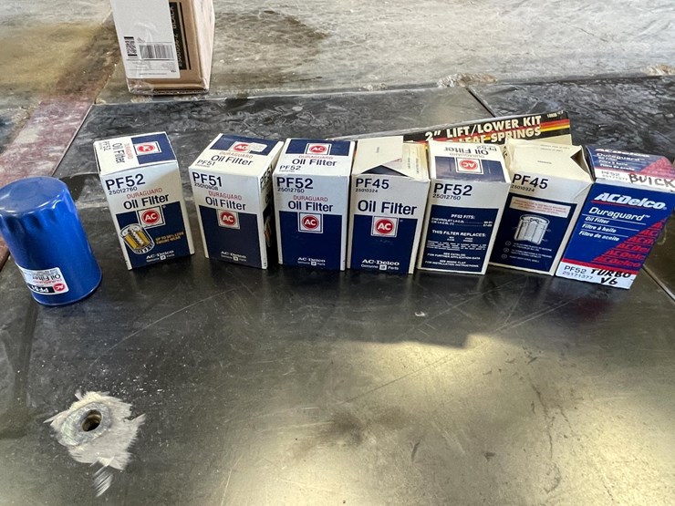 #5415-•-lot-of-newer-car-parts,-some-new-(las-cruces,-nm)-image-34