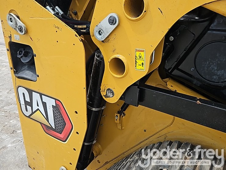2025-caterpillar-255-image-11
