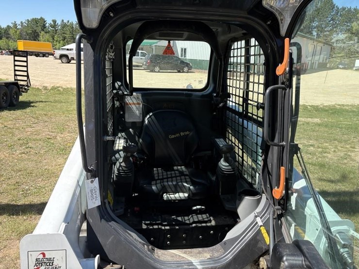 2022-bobcat-t550-image-13