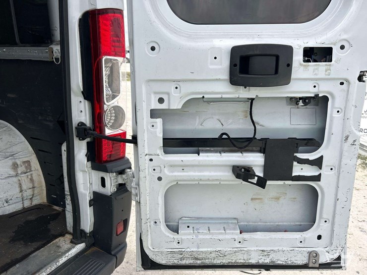 2017-ram-promaster-1500-image-12
