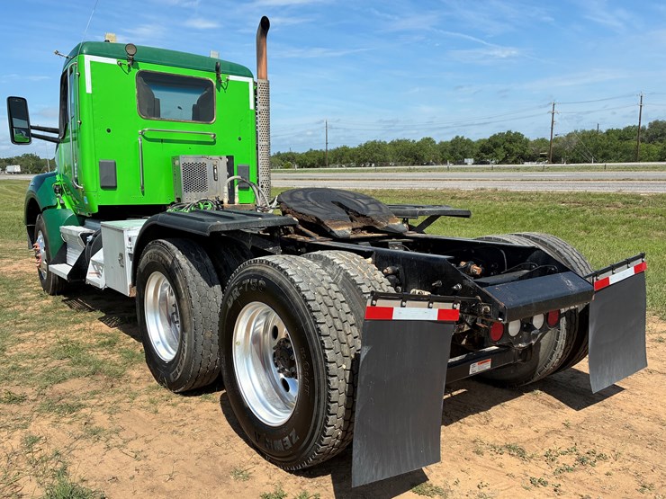 2020-kenworth-t880-image-6