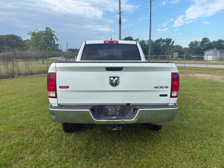 2012-dodge-2500-image-5