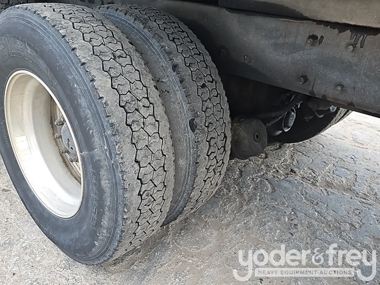 2005-kenworth-t800-image-11