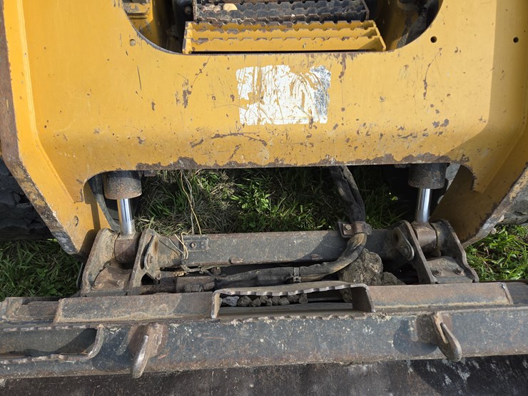2018-caterpillar-299d2-image-6