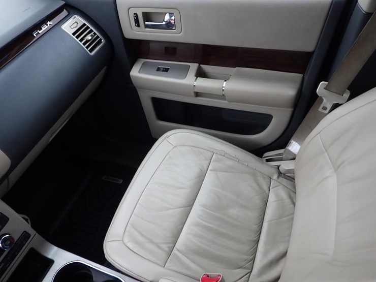 2009-ford-flex-image-38