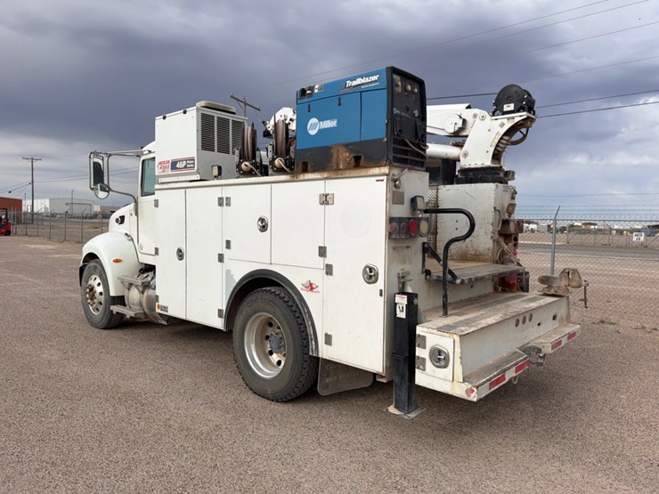 2016-peterbilt-337-image-8