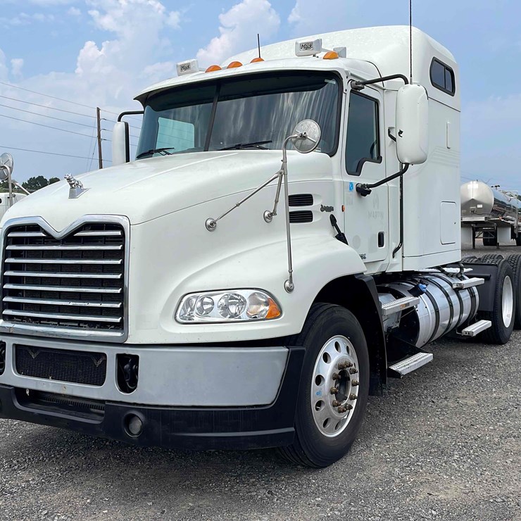 2014 MACK CXU613