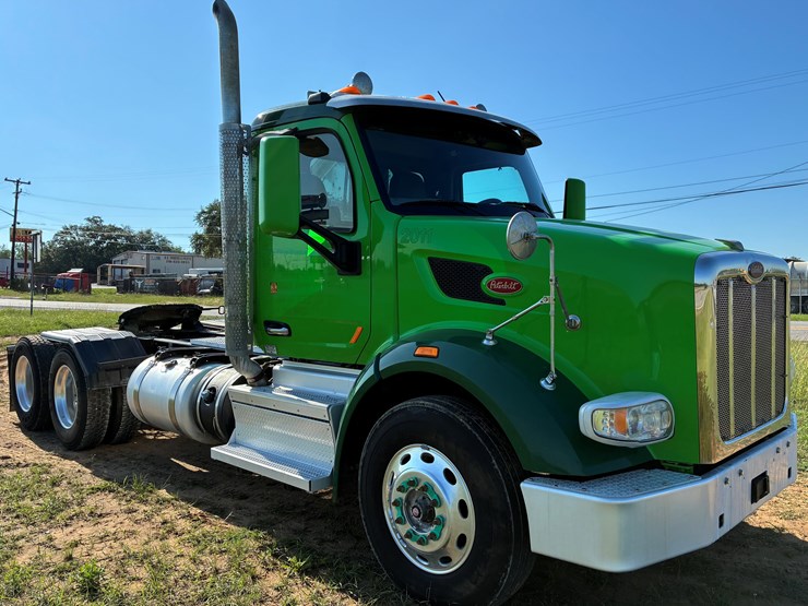 2018-peterbilt-567-image-3