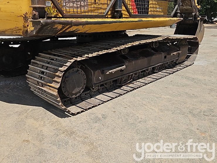 2016-caterpillar-323fl-image-17