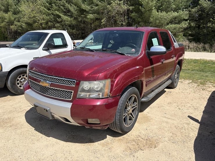 2007-chevrolet-avalanche-truck-image-1
