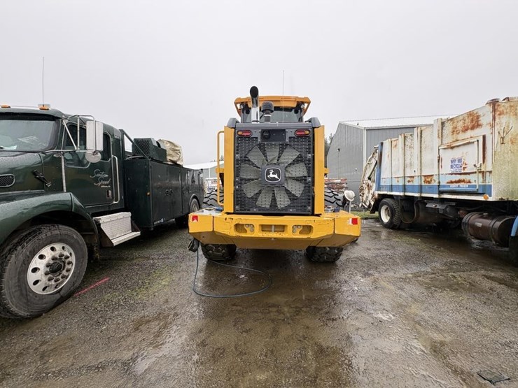 2021-deere-624l-image-3